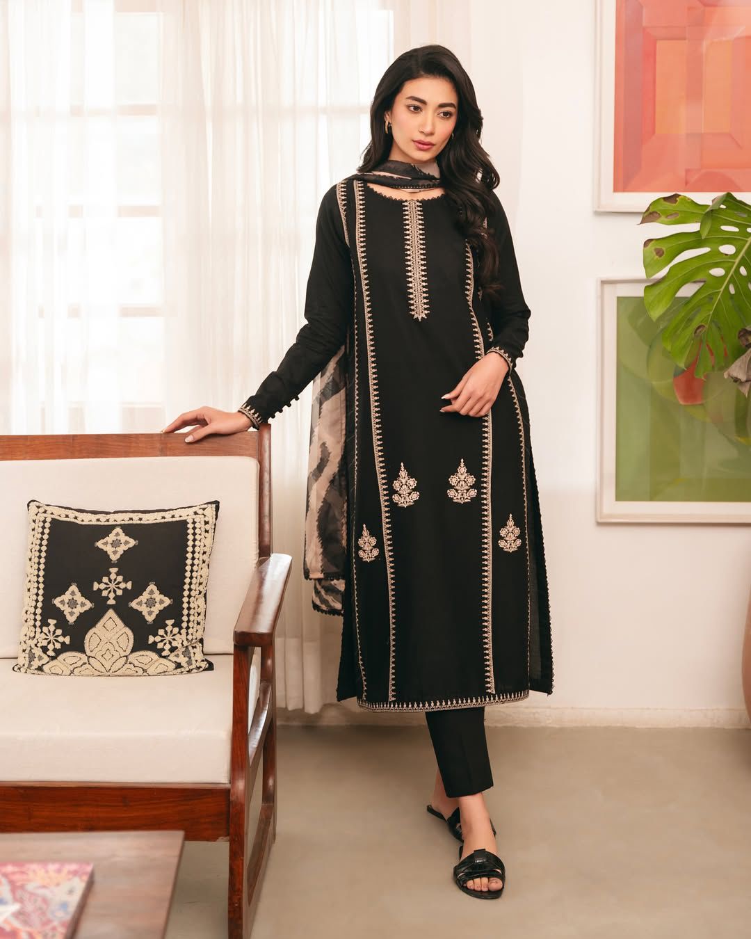 URGE – Pure Lawn 3-Piece Embroidered Suit for Women
